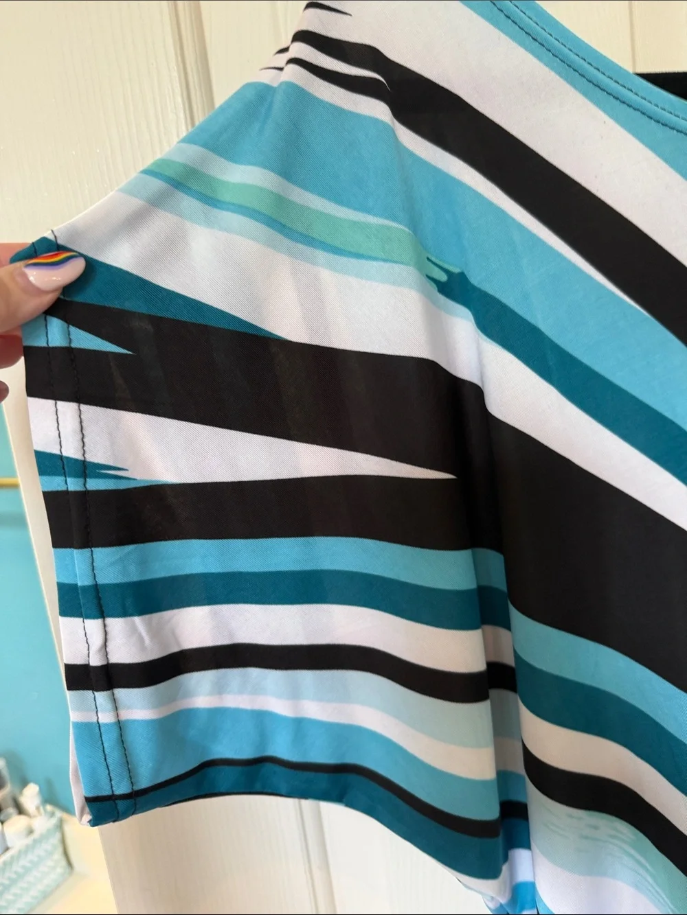 Cyn by City Studio Striped Multicolor Top - Picture 3 of 6